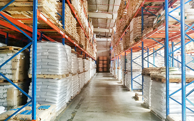 汽車倉(cāng)儲(chǔ)